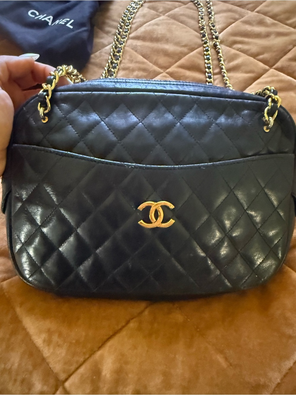 CHANEL Black Quilted Lambskin Shoulder Bag /Crossbody bag with Gold CC Hardware
